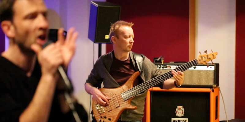 Whisperers, Groupe de Musique Rock en représentation à Val d'Oise - photo de couverture n° 2