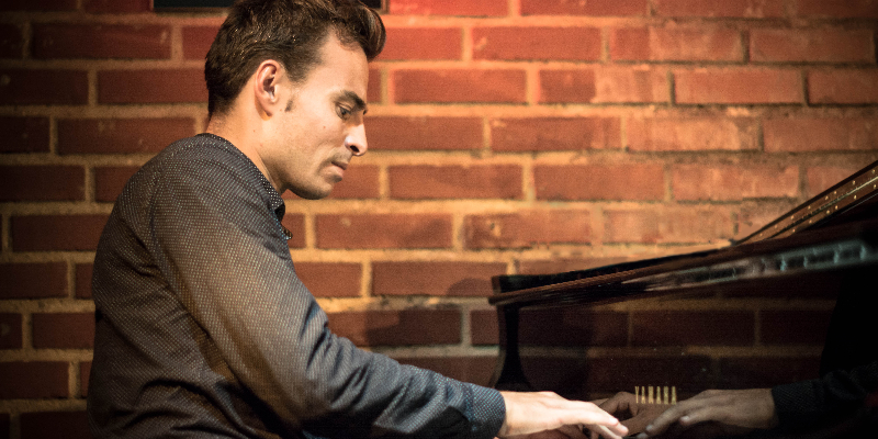 Thomas Mayeras, Musiciens Pianiste en représentation à Loire Atlantique - photo de couverture n° 1
