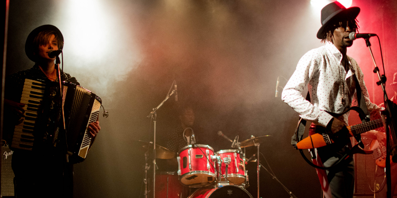 Sora Yaa, Groupe de Musique Africaine en représentation à Paris - photo de couverture n° 1