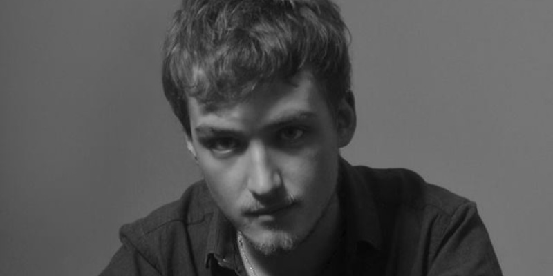 poumtica, DJ DJ en représentation - photo de couverture n° 2
