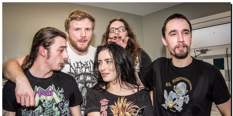 Ev'Sane, Groupe de Musique Metal en représentation - photo de couverture n° 2
