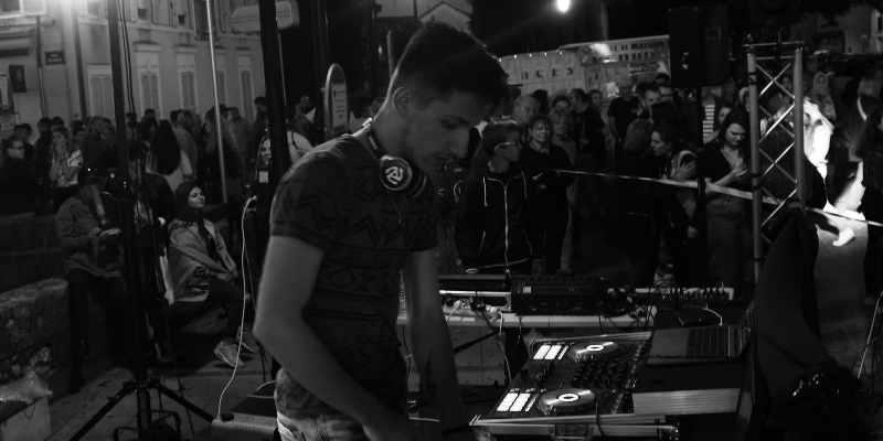 DJ Kroz, DJ DJ en représentation à Val de Marne - photo de couverture n° 3