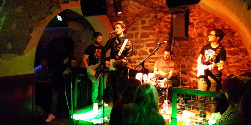 Krown, Groupe de Musique Rock en représentation - photo de couverture n° 1