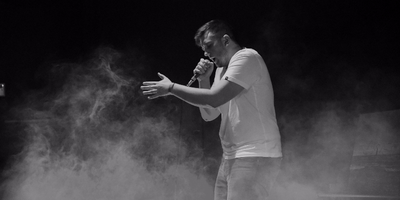 Nomis XVII, Chanteur Chanteur en représentation - photo de couverture n° 1