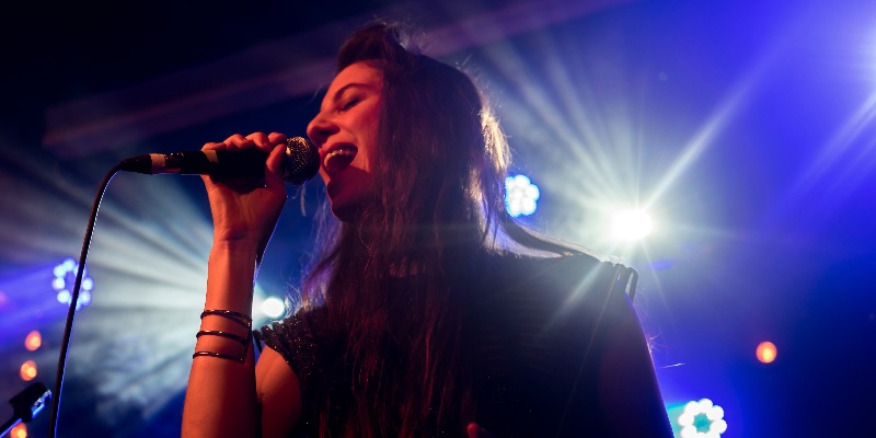Jessica Gabrielle, Groupe de Musique Soul en représentation - photo de couverture