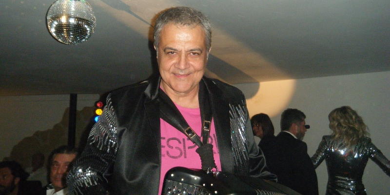 BRUSCO-MUSIC, Chanteur Chanteur en représentation à Pyrénées Orientales - photo de couverture n° 3