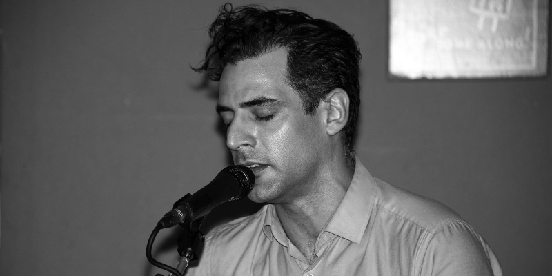 Yves Astorelli, Chanteur Chanteur en représentation - photo de couverture n° 2