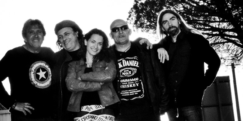 Overhead, Groupe de Musique Rock en représentation - photo de couverture n° 2