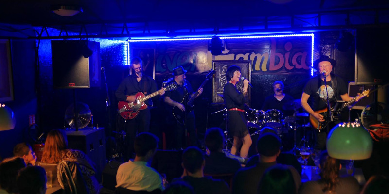 CHEVAL FOUGUEUX, Groupe de Musique Rock en représentation à Drôme - photo de couverture n° 2