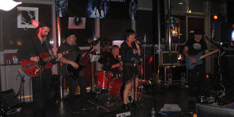 CHEVAL FOUGUEUX, Groupe de Musique Rock en représentation à Drôme - photo de couverture n° 3