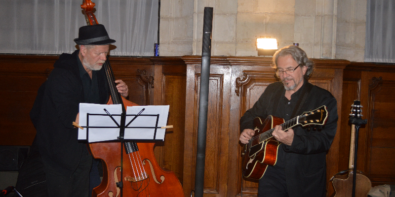 Association Zicalam, Chanteur Jazz en représentation à Nord - photo de couverture n° 1