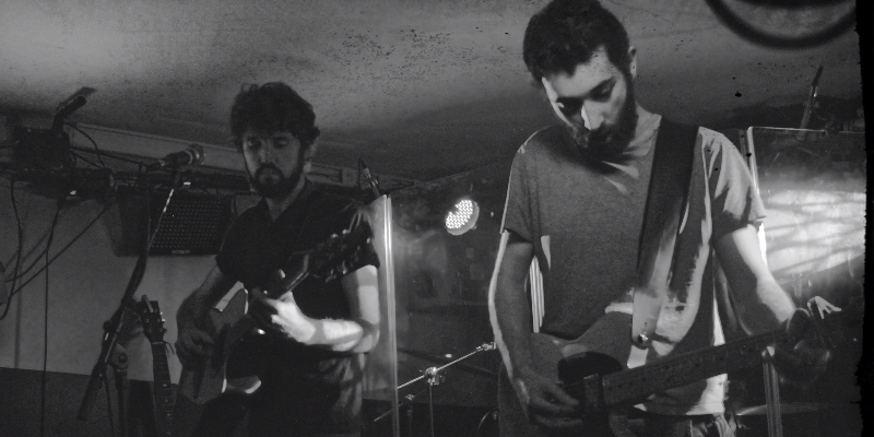 Waking at dusk, Groupe de Musique Acoustique en représentation - photo de couverture