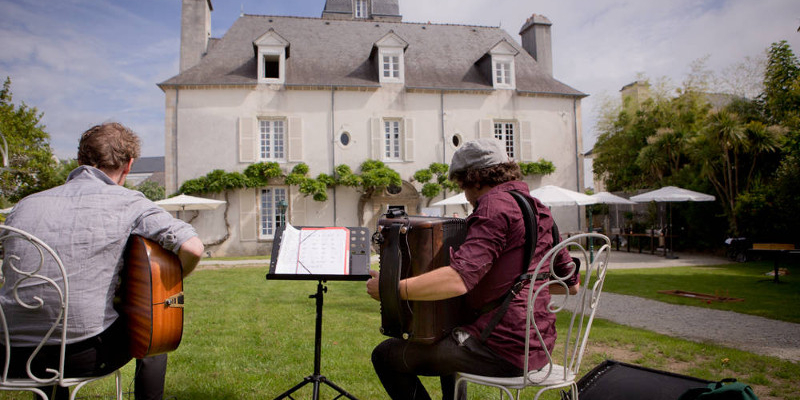 Jérémy Dutheil - Jazz manouche / Guinguette / Chanson française, Musiciens Accordéoniste en représentation à Paris - photo de couverture n° 1