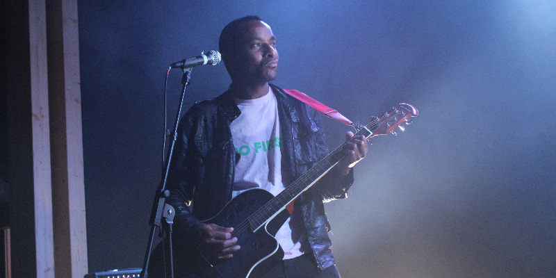 NO FIRST, Chanteur Chanteur en représentation à Seine et Marne - photo de couverture n° 2