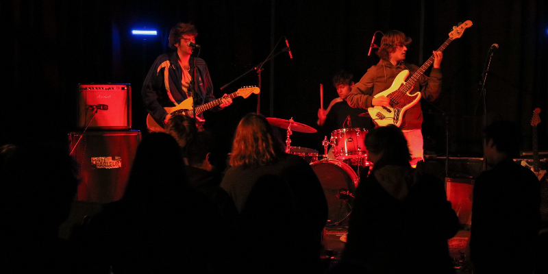 Miss Nessie, Groupe de Musique Rock en représentation à Bas Rhin - photo de couverture n° 2