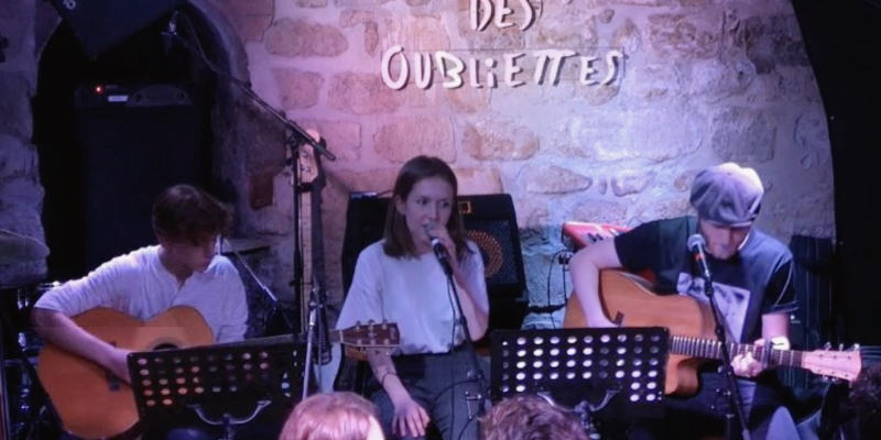 Daphné, Chanteur Chanteur en représentation à Seine et Marne - photo de couverture n° 2