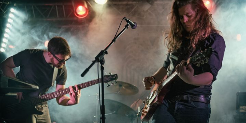 OVERMEIL, Groupe de Musique Rock en représentation - photo de couverture n° 1