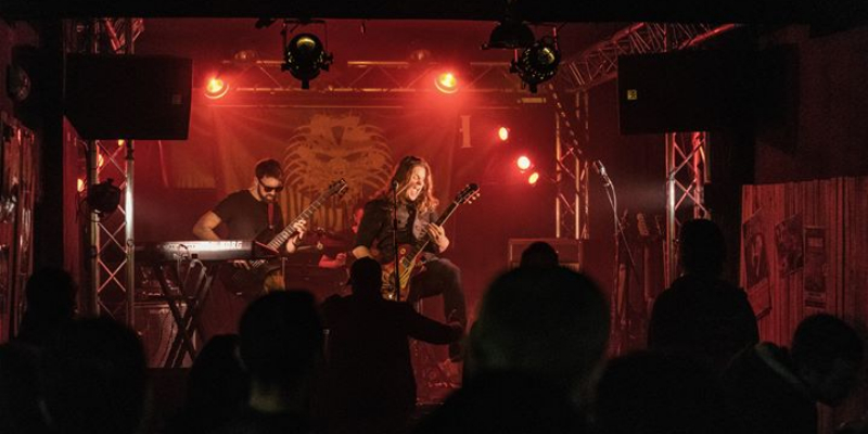 OVERMEIL, Groupe de Musique Rock en représentation - photo de couverture n° 3