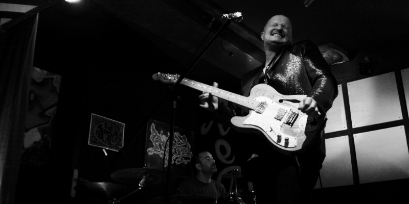 Charles Sangnoir, Musiciens Rock en représentation à Paris - photo de couverture n° 1
