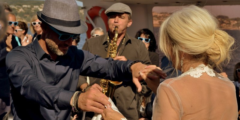 Mister Sax, DJ DJ en représentation à Var - photo de couverture
