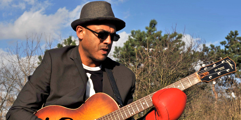 Saam, Chanteur Chanteur en représentation à Seine Saint Denis - photo de couverture n° 2