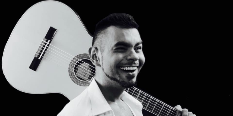 JUAN ANTONIO FDZ, Chanteur Chanteur en représentation - photo de couverture n° 2