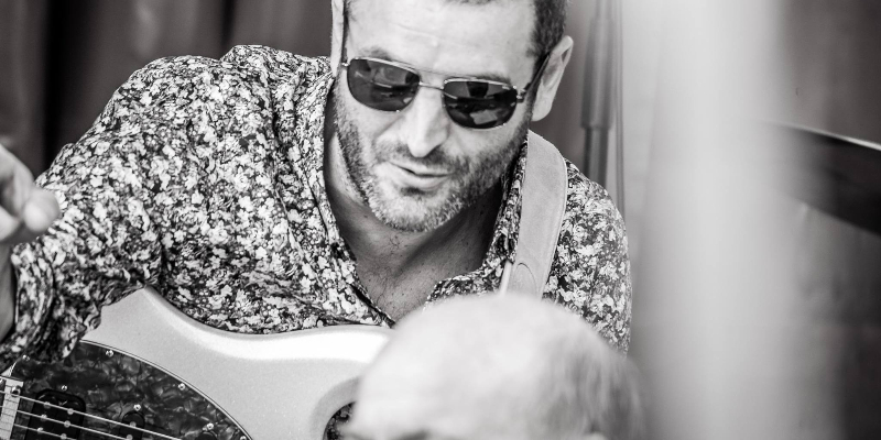 Holy Buzz, Groupe de Musique Rock en représentation - photo de couverture n° 1