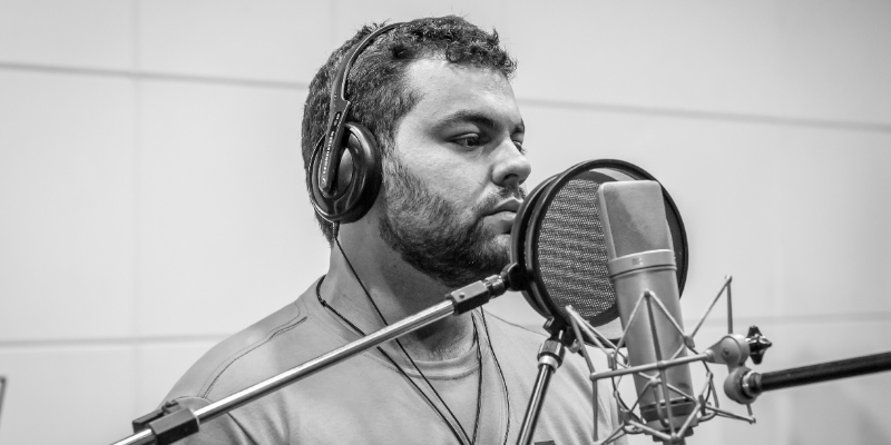 Pedro Yvo Carneiro, Chanteur Chanteur en représentation à Val de Marne - photo de couverture n° 1