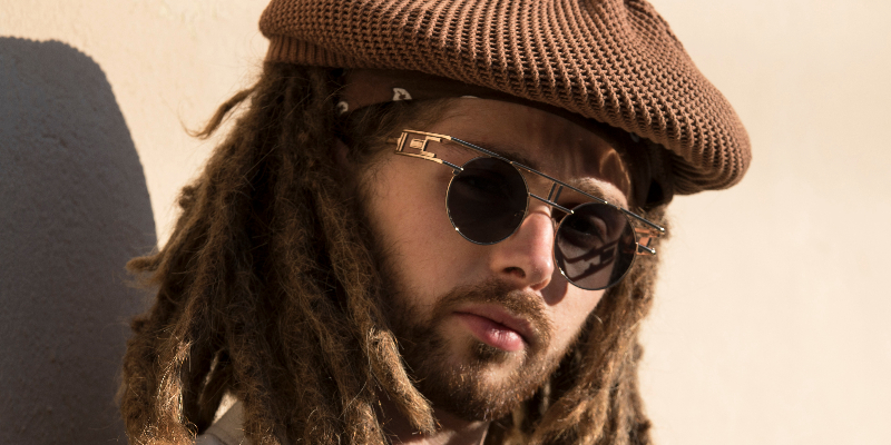 Imanytree, Chanteur Chanteur en représentation à Paris - photo de couverture n° 1