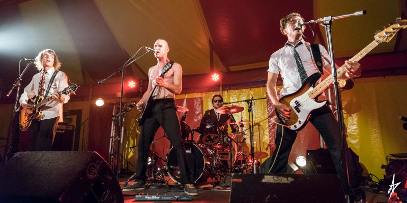 Let Me Rock , Groupe de Musique Rock en représentation à Charente Maritime - photo de couverture n° 2