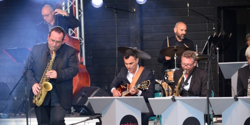 ATROUS STEPHANE, Musiciens Saxophoniste en représentation à Vendée - photo de couverture n° 1