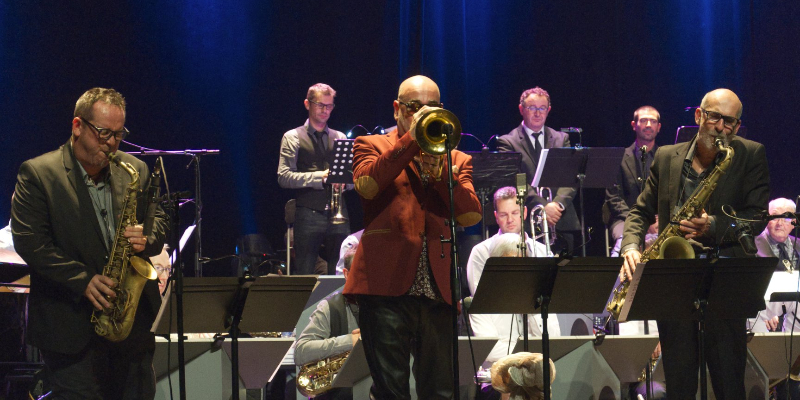 ATROUS STEPHANE, Musiciens Saxophoniste en représentation à Vendée - photo de couverture n° 3
