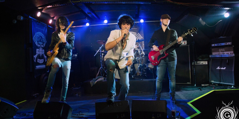 François Jimmy Mevoras, Groupe de Musique Rock en représentation à Loire - photo de couverture n° 1