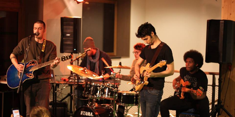New Heaven, Groupe de Musique Rock en représentation à Paris - photo de couverture n° 2
