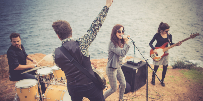 Mustang, Groupe de Musique Rock en représentation à Alpes Maritimes - photo de couverture n° 2