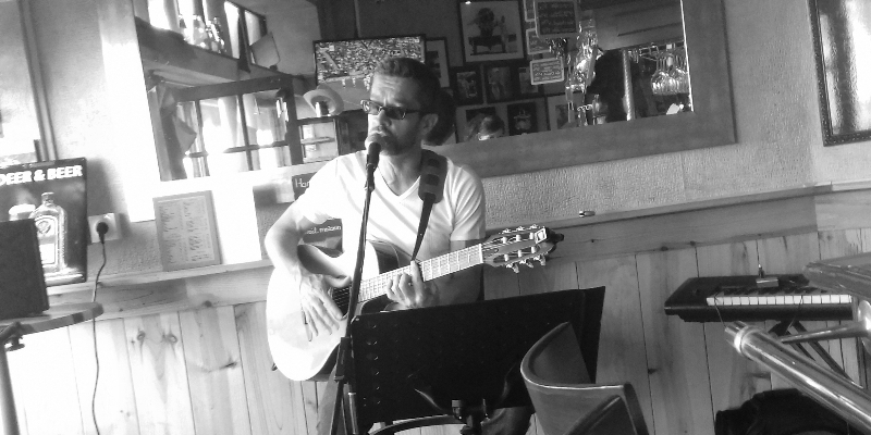 nOOn, Chanteur Chanteur en représentation à Manche - photo de couverture n° 3