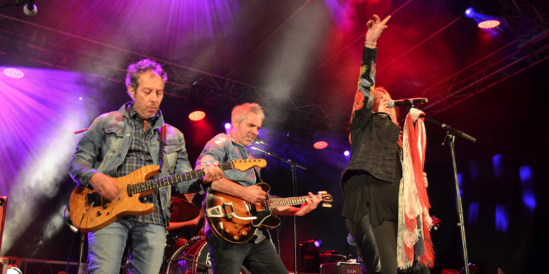 BARBARA THOMAS, Groupe de Musique Rock en représentation à Paris - photo de couverture n° 1