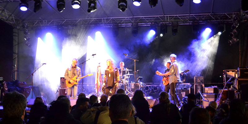 BARBARA THOMAS, Groupe de Musique Rock en représentation à Paris - photo de couverture n° 2