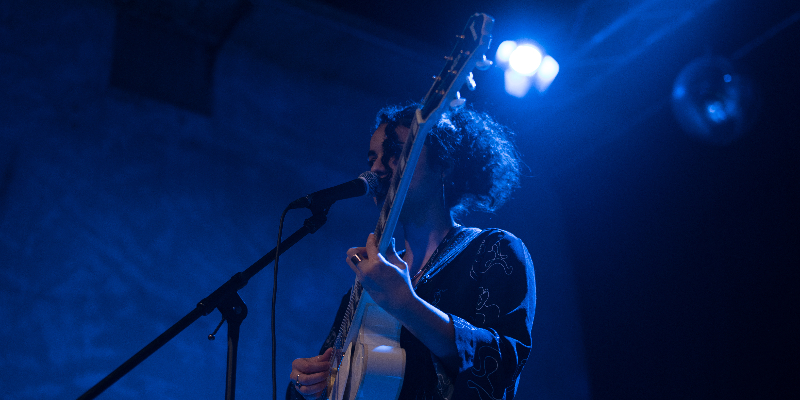 Célia Tiab, Chanteur Soul en représentation à Rhône - photo de couverture