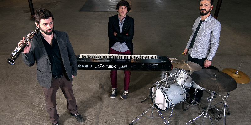 One Trio Orchestra , Groupe de Musique Rock en représentation à Gironde - photo de couverture n° 2