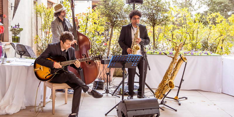 Molto jazz, Chanteur Jazz en représentation à Hérault - photo de couverture
