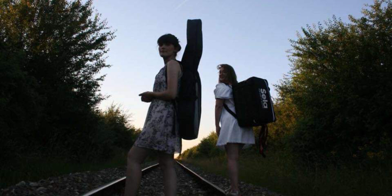 Ana & Léa , Musiciens Rock en représentation à Loiret - photo de couverture n° 1