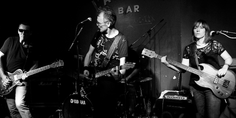 Barricades, Groupe de Musique Rock en représentation à Seine et Marne - photo de couverture n° 2