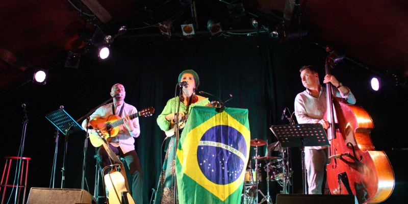 ROSI GARRIDO, Groupe de Musique Brésilienne en représentation à Saint-Martin - photo de couverture n° 1
