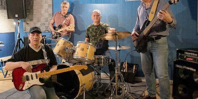 WELCOME, Groupe de Musique Rock en représentation à Paris - photo de couverture