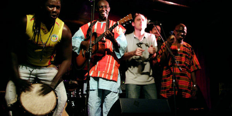 malick dia, Chanteur Chanteur en représentation à Val d'Oise - photo de couverture