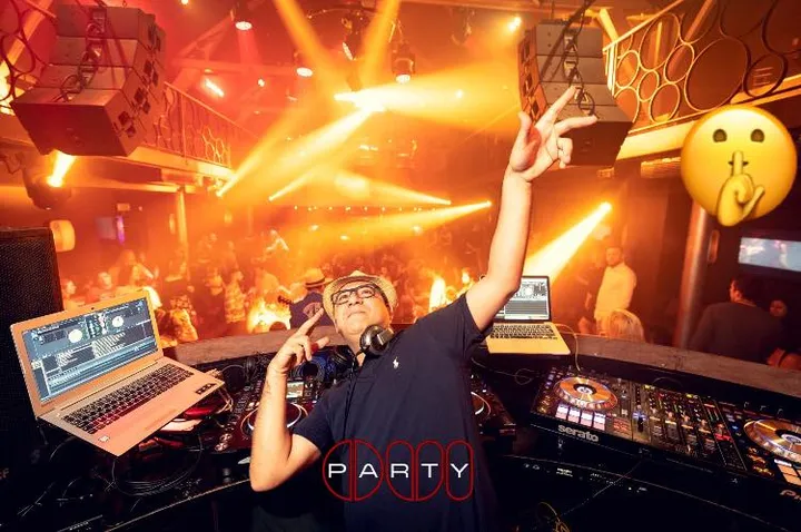 undefined n° 2