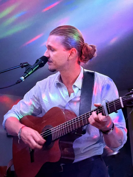 Les concerts passés et à venir de Chris S - chanteur & guitariste