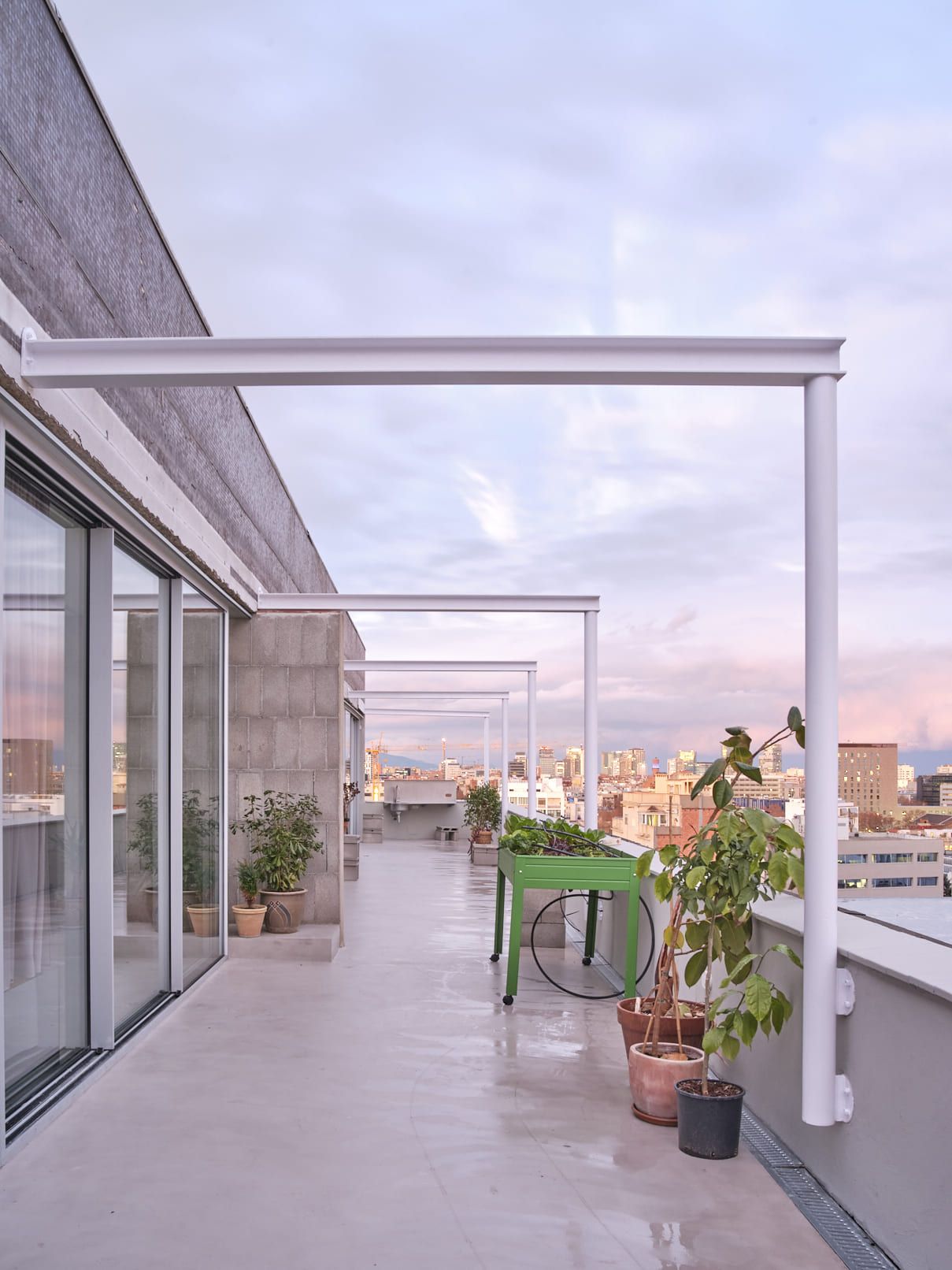 LLOS& Studio terrace view. Arch Bajet Giramé, photo Jose Hevia, Barcelona 2023.