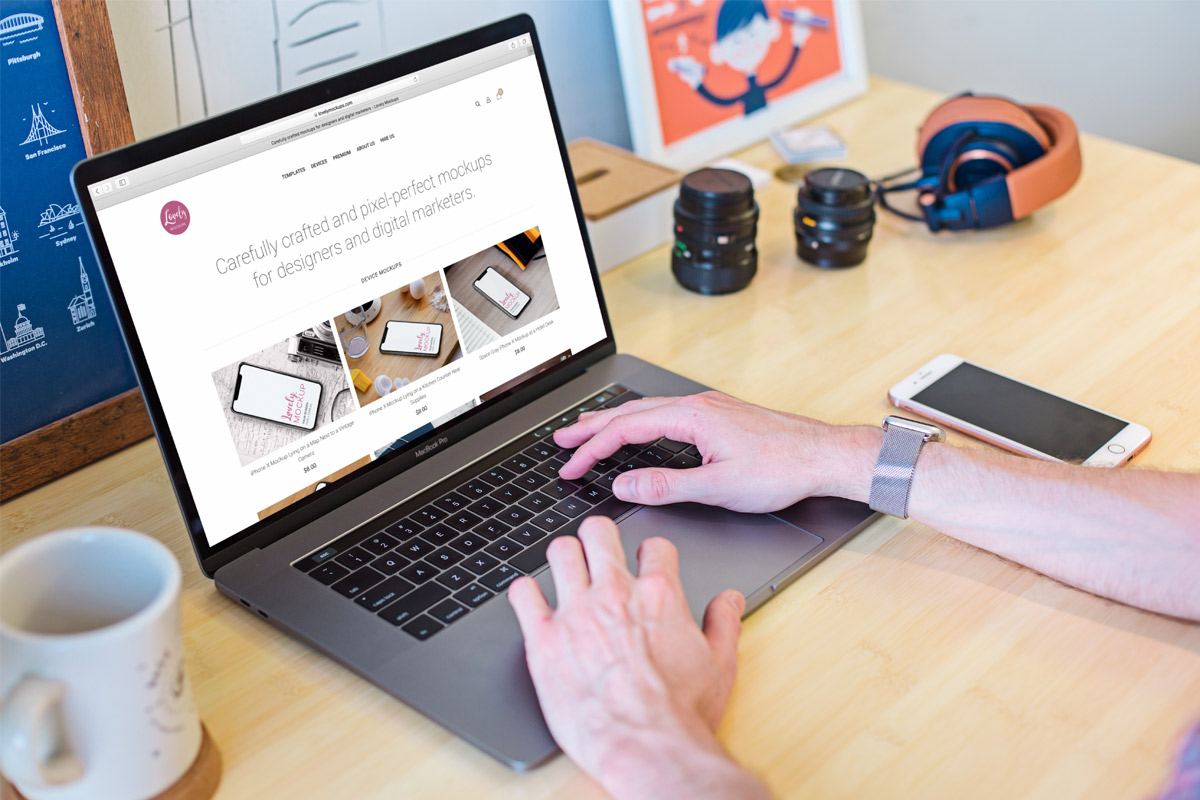 Download Space Gray Macbook Mockup On Photographers Desk - Lovely Mockups